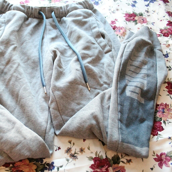 Puma sweatpants - Picture 1 of 3